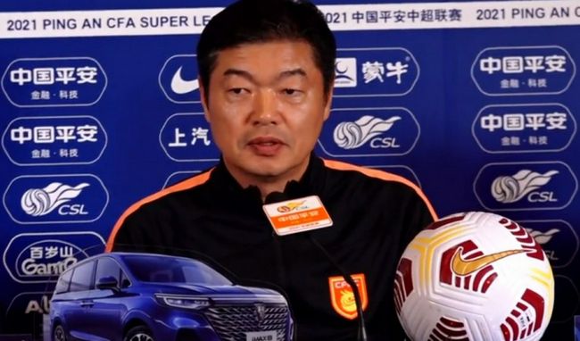 毕竟是婚纱这种女孩子很关注的事情，他觉得找洪五或者是陈泽楷这些大老粗，他们肯定是不甚了解的。
